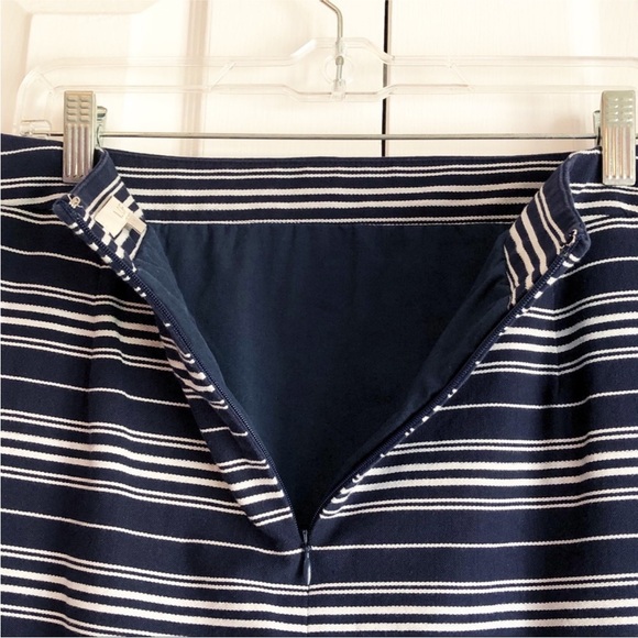 Ann Taylor LOFT Navy Blue & White Stripe Mini Skirt 10 - Picture 9 of 9